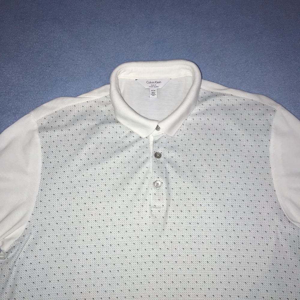 Calvin Klein shirt polo Used look new 100% cotton white squear black body fit